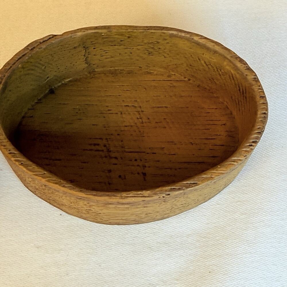 American Chestnut Folk Art 02’ Pig Shaker Candle Box - Picture 3 of 12
